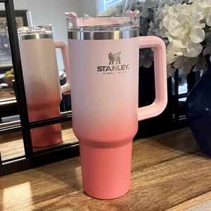 Stanley 40oz Travel Mug in Petal Ombré